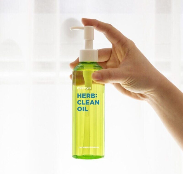 Масло гидрофильное на основе комплекса трав Manyo Herb: Clean Oil 200 мл
