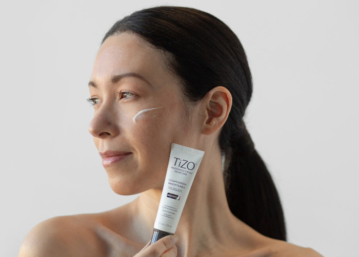 Увлажняющий крем для выравнивания цвета лица Tizo Photoceutical Complexion Brightener, 29 мл