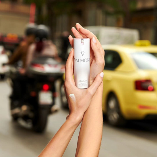 Защитный флюид для лица Valmont Luminosity LumiCity UVB SPF 50, 30 мл